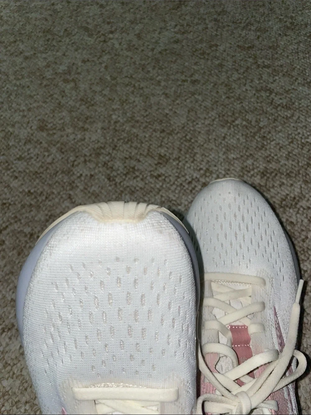 Brooks Ghost 15s Athletic Shoes